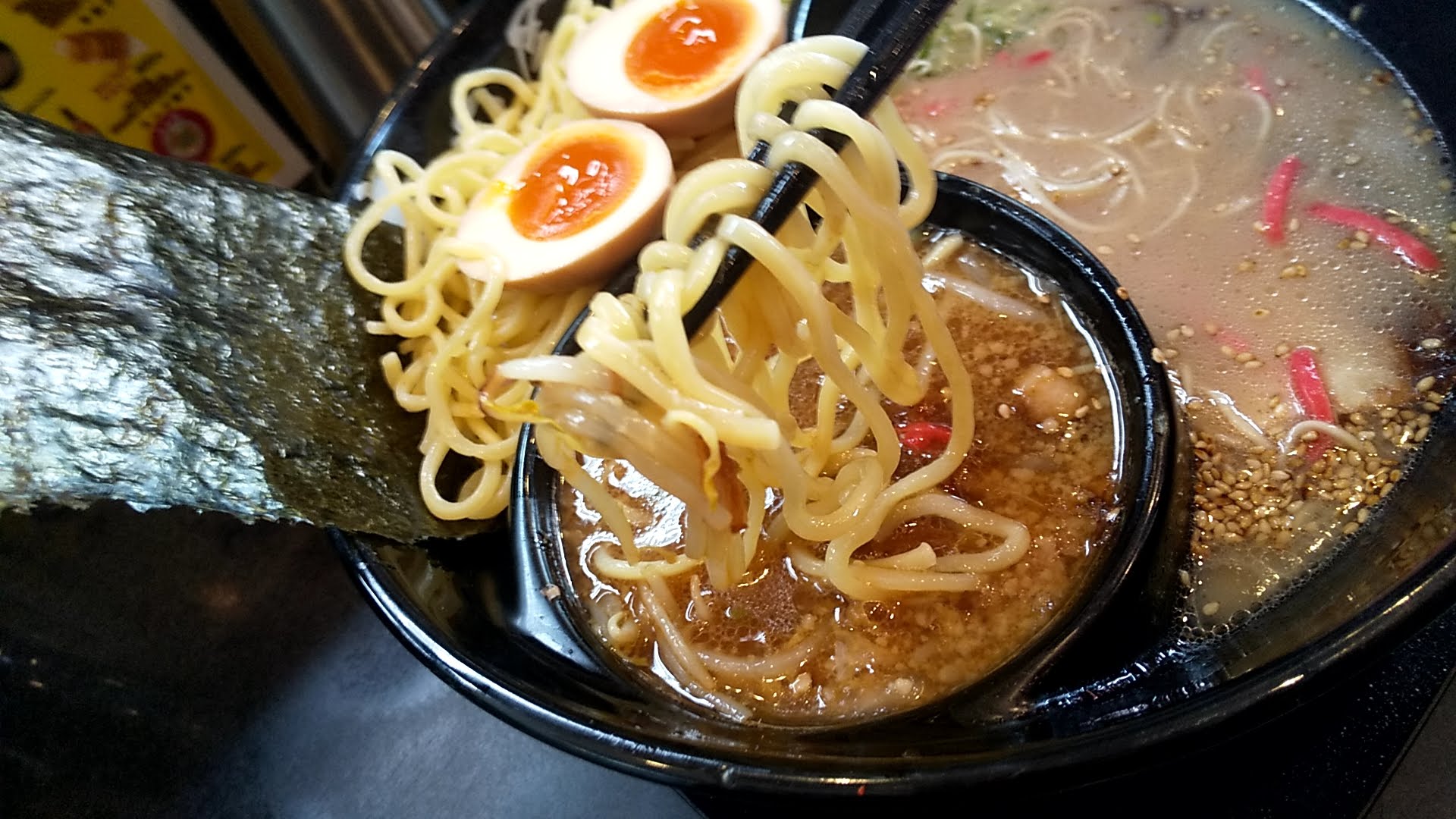 浅草森田屋総本店のニコイチラーメンのつけ麺の麺リフト